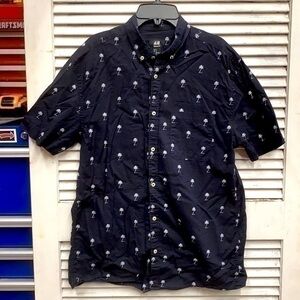 H & M Palm Tree Button Down Shirt size M